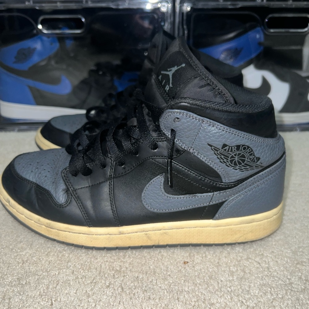 Size 9 - Air Jordan 1 Mid Dark Grey